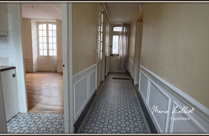Maison à vendre 9 pièces PITHIVIERS (45), 6 chambres, plain pied, parquet massif, cave, grenier, 2 cours — photo 2