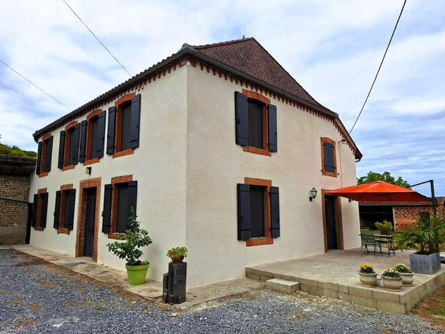 Charmante maison Gasconne 145m² Habitable avec 185m² de dépendances sur 1300m² de terrain — photo du bien