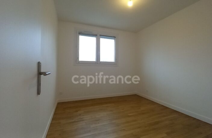 Dpt Vienne (86), à vendre POITIERS appartement T3 de 100 m² + garage + parking — photo 4
