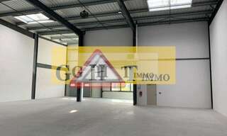 Local industriel  295 m² à louer à Saint-Maur-des-Fossés (94100)
