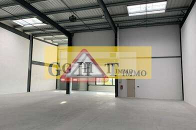 Local industriel  3290 €
