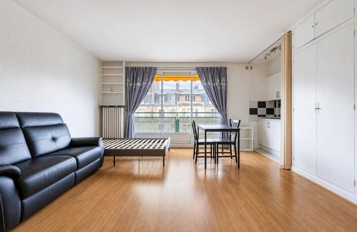 Paris 16e - T1 bis avec balcon, vue dégagée, cave, parking 34 m² — photo 4