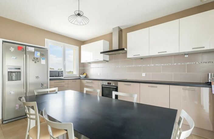 Maison de 9 pièces de 236 m² à Ozoir-la-Ferrière — photo 4