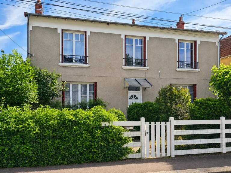 Maison de 8 pièces de 223 m² à Nevers — photo 1