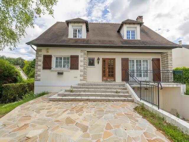 Maison Familiale de 6 pièces 140 m² et jardin de 1000 m2 ! — photo du bien
