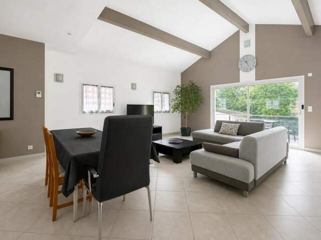 Maison de 5 pièces de 143 m² à Linas — photo du bien