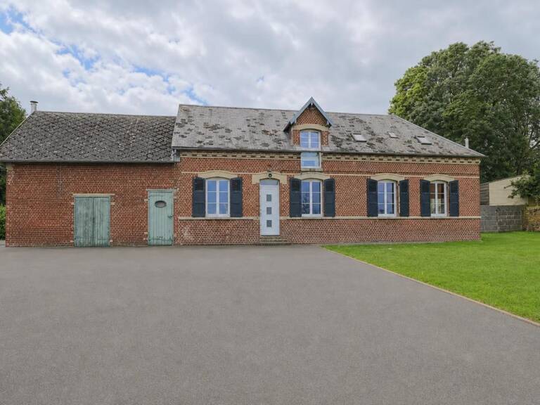 Maison familiale de 181m² avec 4 chambres et terrain de 1 800m² — photo 1