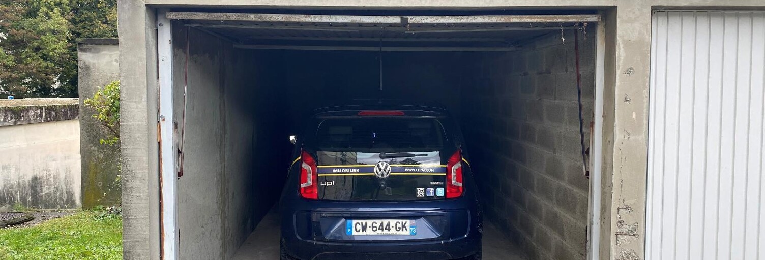 Garage   m² à louer à Chambéry (73000)