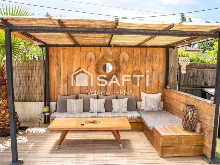Coup de cœur pour cette maison rénovée avec belle terrasse et garage — photo 1