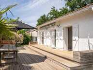Coup de cœur pour cette maison rénovée avec belle terrasse et garage — photo 2