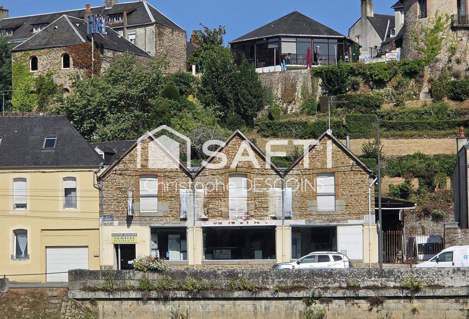MURS COMMERCIAUX OCCUPÉS MAYENNE — photo 1