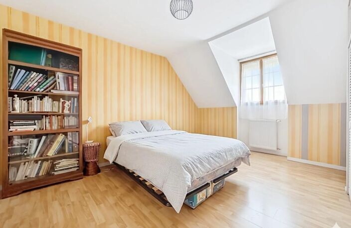 Maison de 6 pièces de 158 m² à Lagny-sur-Marne — photo 4