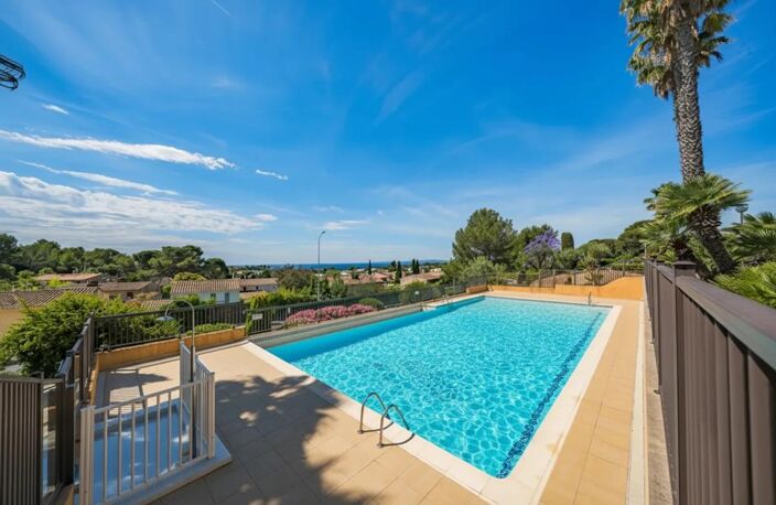 Appartement T3-70m2, Terrasse 38m2, Sud, Cave, Parking, Piscine — photo 2