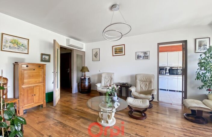T5 de 106 m² – Dernier étage – Traversant Est/Ouest – Environnement privilégié — photo 3