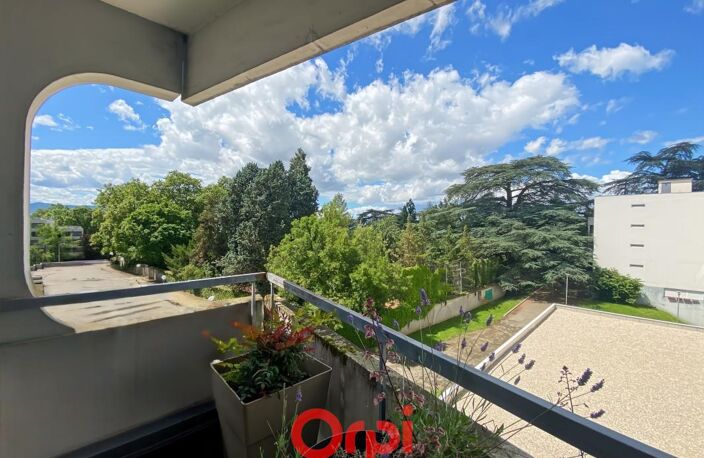 T5 de 106 m² – Dernier étage – Traversant Est/Ouest – Environnement privilégié — photo 4