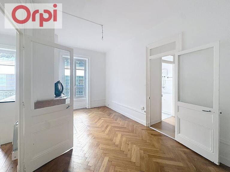 Appartement À Vendre — photo 1