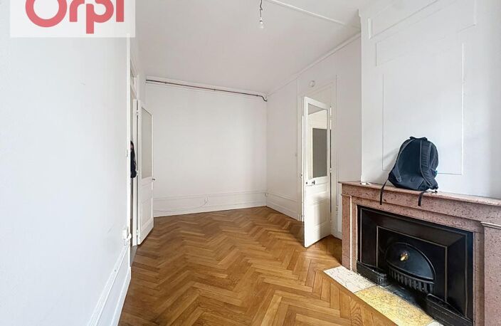 Appartement À Vendre — photo 2