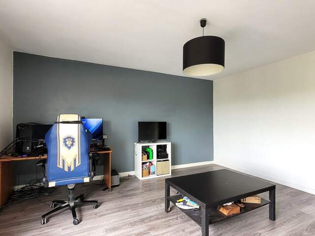 Appartement traversant de 4 pièces principales — photo du bien