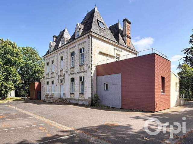 Appartement À Vendre — photo du bien