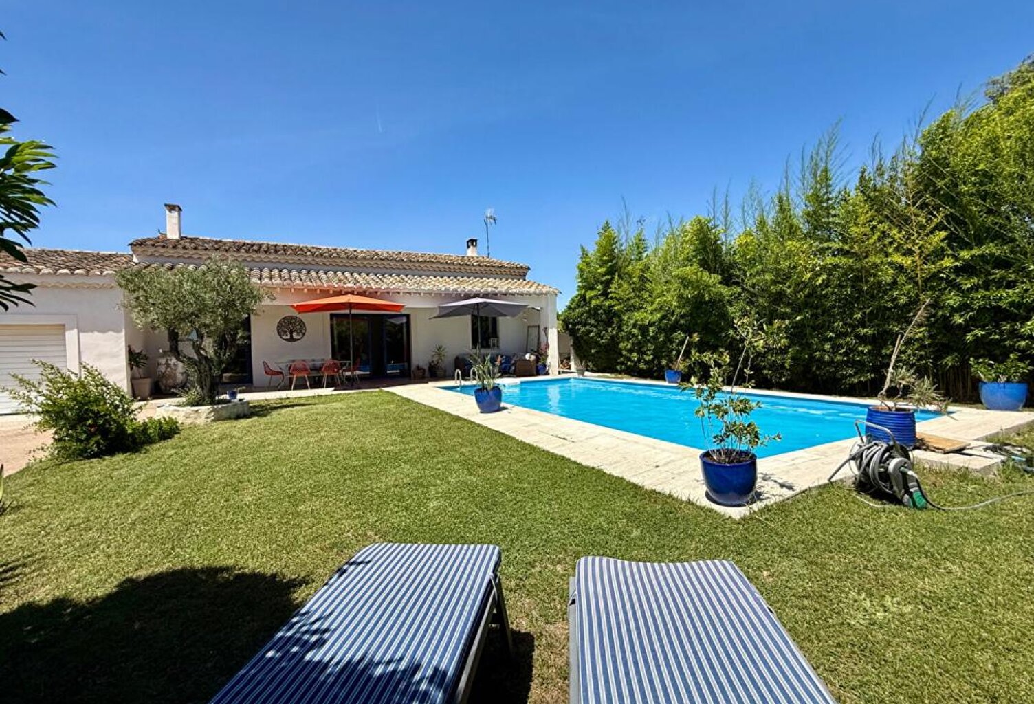 À Vendre maison avec piscine et studio de 25m2 à Mouriès — photo 1