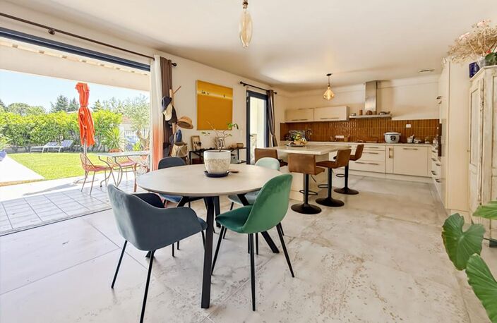 À Vendre maison avec piscine et studio de 25m2 à Mouriès — photo 2