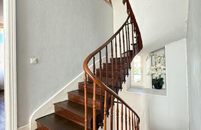 Maison Aire Sur L'adour 7 pièce(s) 200 m2 — photo 4