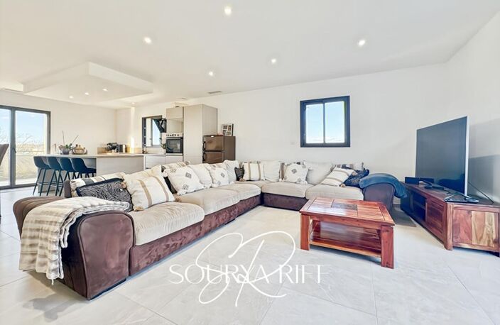Villa plain-pied avec piscine, garage et sous-sol — photo 4