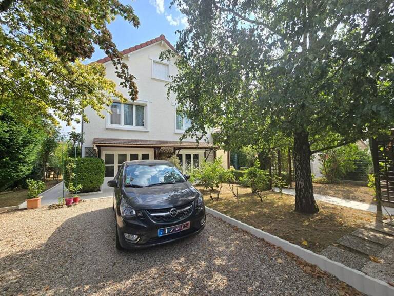 Maison individuelle avec 4 chambres, véranda et magnifique jardin - 175 M2 utiles — photo 1