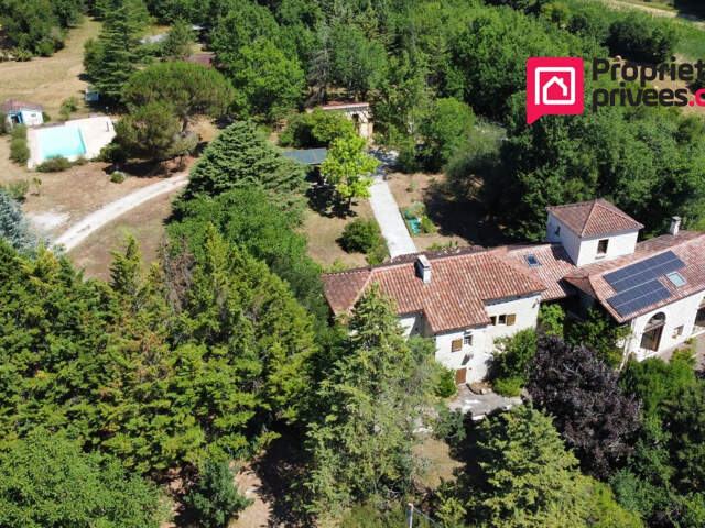 46800 Montcuq -Propriété de caractère 420 m², 11 chambres, piscine et espace bien-être sur 2,5 ha — photo du bien