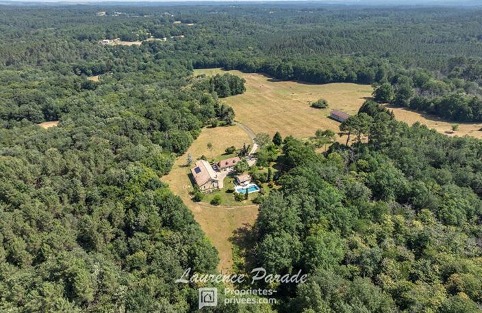 Chartreuse au coeur de 40 hectares, avec dépendances — photo 2