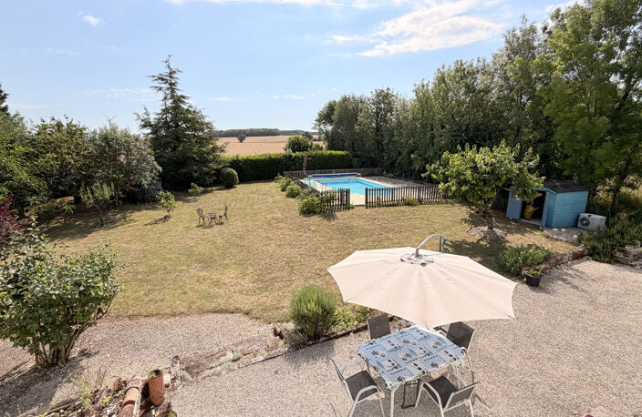 Jolie maison charentaise de caractère — photo 3