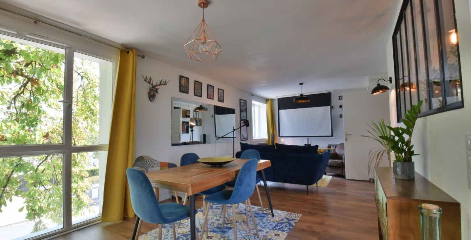 Colocation haut de gamme à Bègles : Home cinéma, verrière atelier et cadre verdoyant ! — photo 1