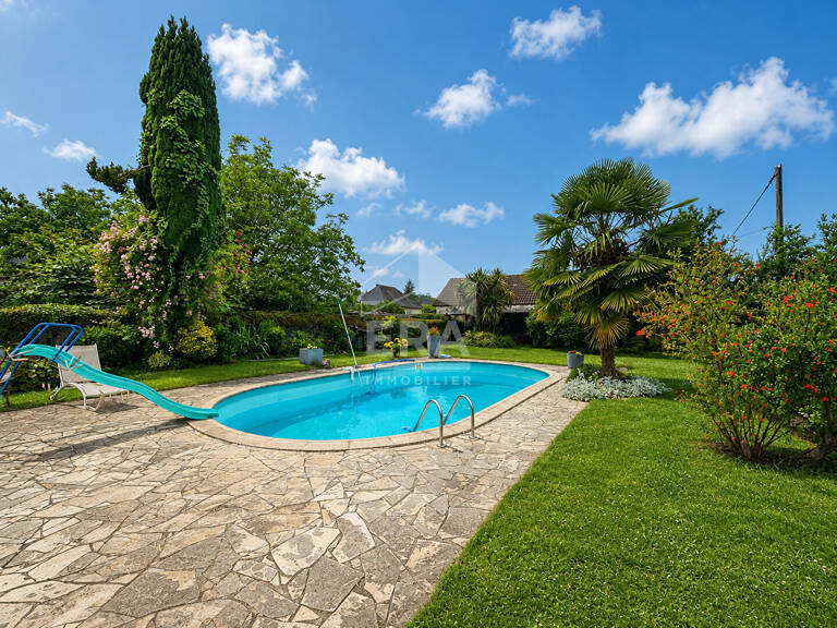 Proche NAY - Maison de charme à vendre avec piscine et grand terrain — photo 1