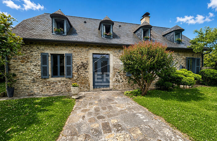 Proche NAY - Maison de charme à vendre avec piscine et grand terrain — photo 2