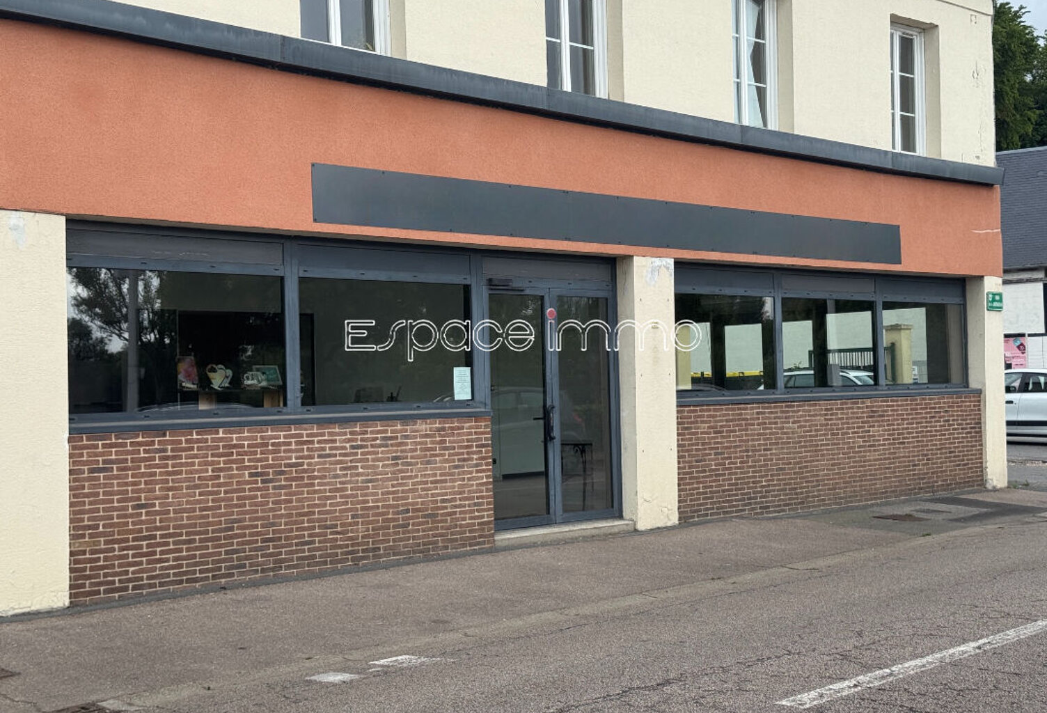 LOCAL COMMERCIAL - HYPER CENTRE DUCLAIR - 105.08 m² — photo 1