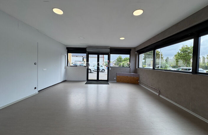 LOCAL COMMERCIAL - HYPER CENTRE DUCLAIR - 105.08 m² — photo 3