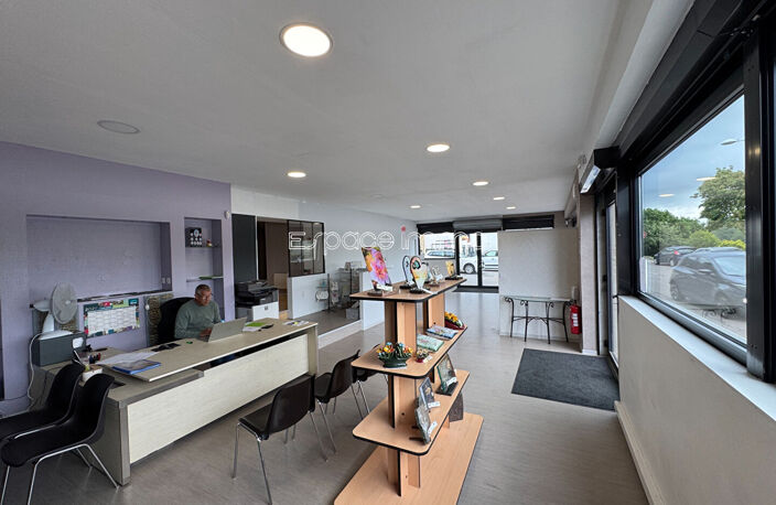 LOCAL COMMERCIAL - HYPER CENTRE DUCLAIR - 105.08 m² — photo 5