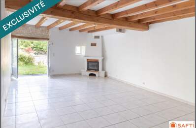 Maison de village en pierre avec cour et jardin — photo du bien