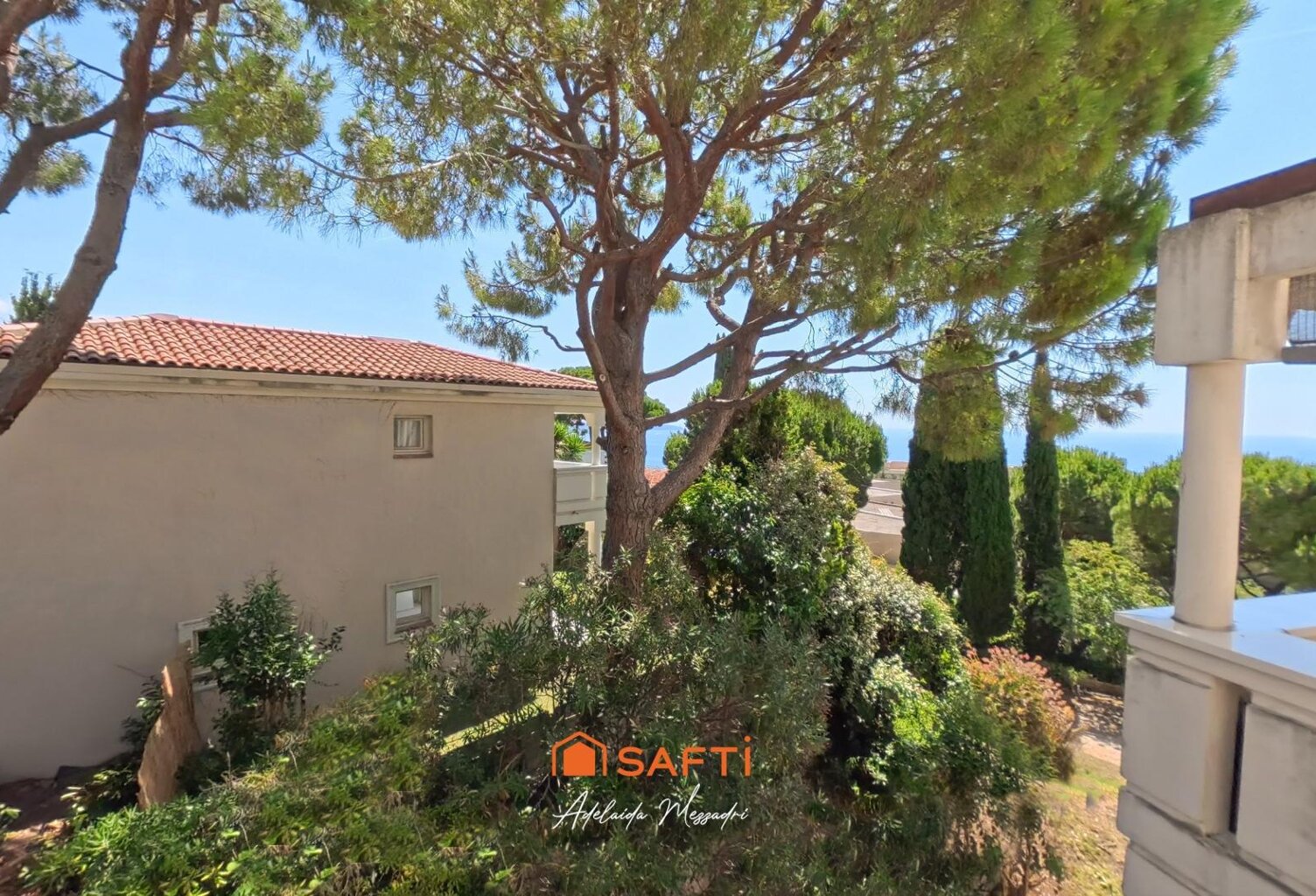 Vue mer, piscine et verdure dans un cadre privilégié — photo 1