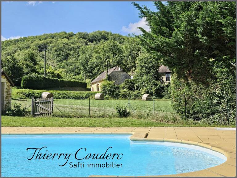 Maison en pierre avec gîte et piscine. — photo 1