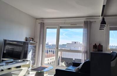 2P lumineux avec balcon, parking et vue dégagée dernier au étage — photo du bien