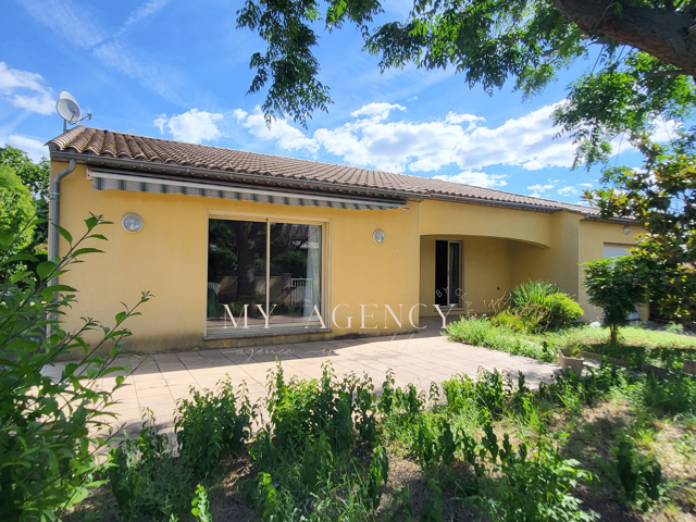 Villa de plain-pied avec garage de 60 m2 à 3 minutes des com — photo du bien