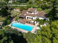 Mandelieu-la-Napoule – Quartier Minelle – Élégante villa provençale avec piscine sur un terrain paysager de 3 500 m² — photo 2