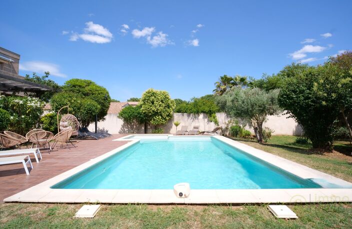 Villa — photo 2