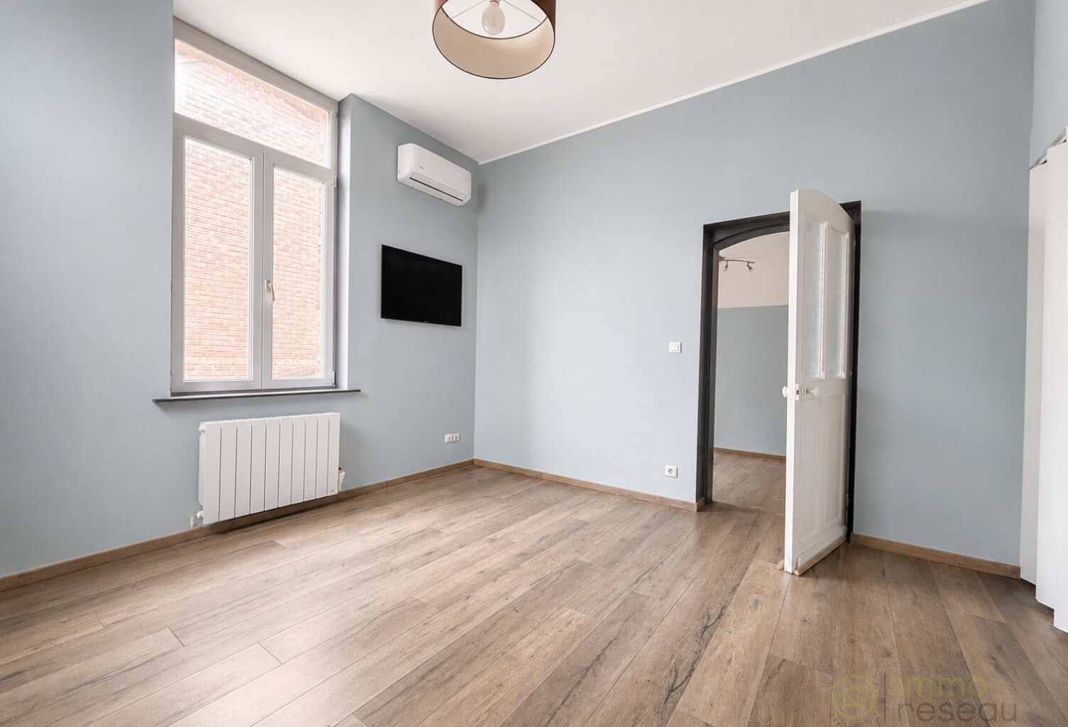 Local commercial — photo 1