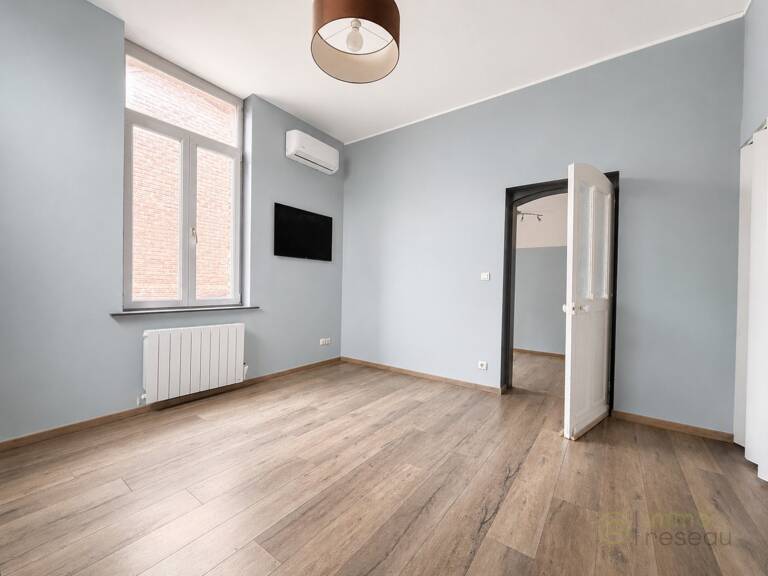Local commercial — photo 1