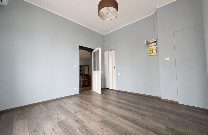 Local commercial — photo 2