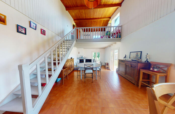 Maison de type 6 sur une parcelle de 3689m2 — photo 2