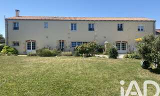 Maison 6 Pièces 235 m² à vendre à Saint-Pierre-la-Noue (17700)