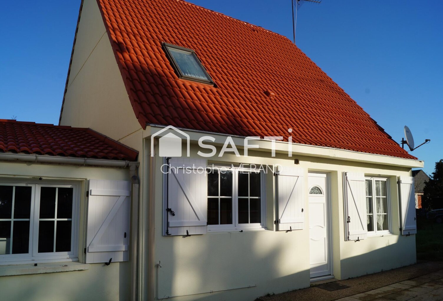 Maison familiale rénovée de 103 m² sur terrain clos de plus de 700 m² — photo 1